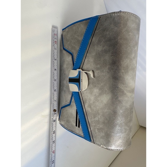 Loungefly Star Wars Jango Fett Chain Strap Crossbody Bag - Picture 8 of 9